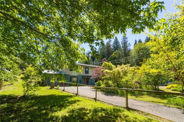 Qualicum Beach, BC V9K 1Z3,3880 Charlton Dr