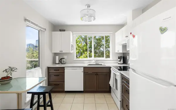 Victoria, BC V8T 5H9,689 Bay St #308