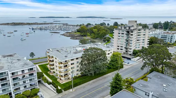 Oak Bay, BC V8S 2N8,1440 Beach Dr #107