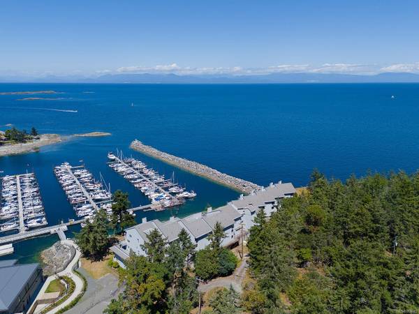 Nanoose Bay, BC V9P 9K1,3555 Outrigger Rd #503