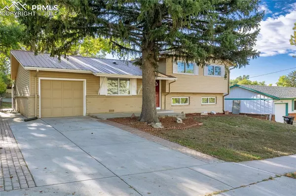 Colorado Springs, CO 80910,1135 Royale DR