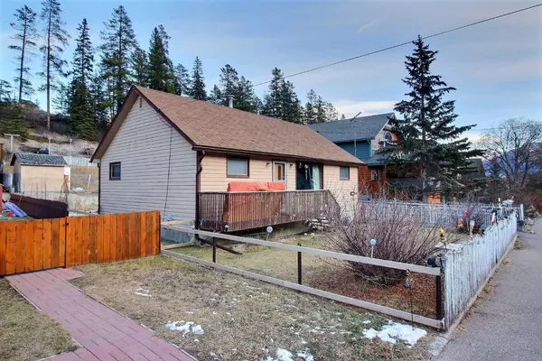 Canmore, AB T1W 2M7,264 Three Sisters DR