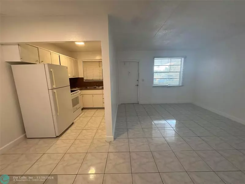 400 SE 9th Ct  #9, Hallandale Beach, FL 33009