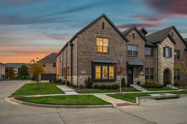 681 Vista Oaks Road, Lewisville, TX 75067