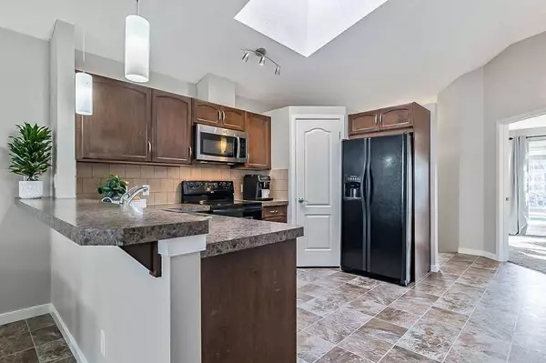 Calgary, AB T3M0K5,68 Auburn Bay CRES SE