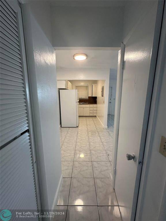 Hallandale Beach, FL 33009,400 SE 9th Ct  #9