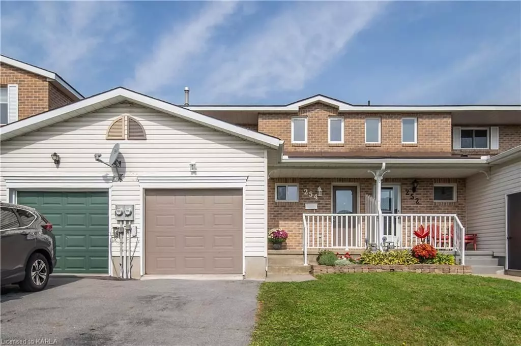 Frontenac, ON K7M 8P8,254 VANGUARD CT