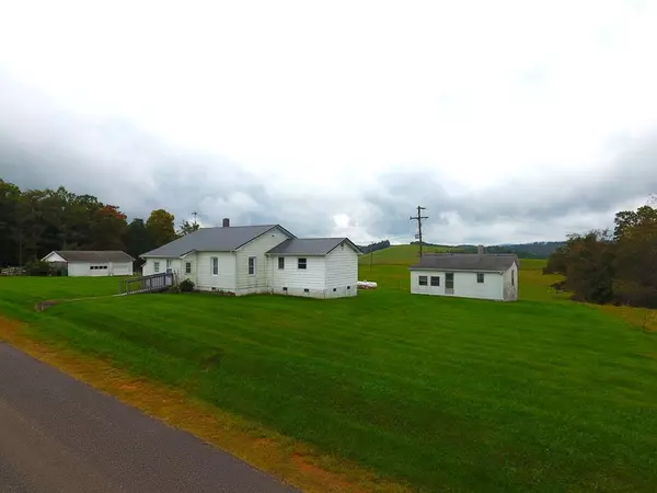 994 Kinzer Rd., Hillsville, VA 24343