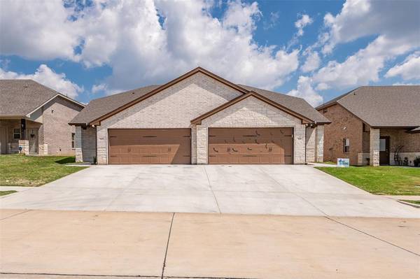 722 Rolling Terrace Circle, Granbury, TX 76049