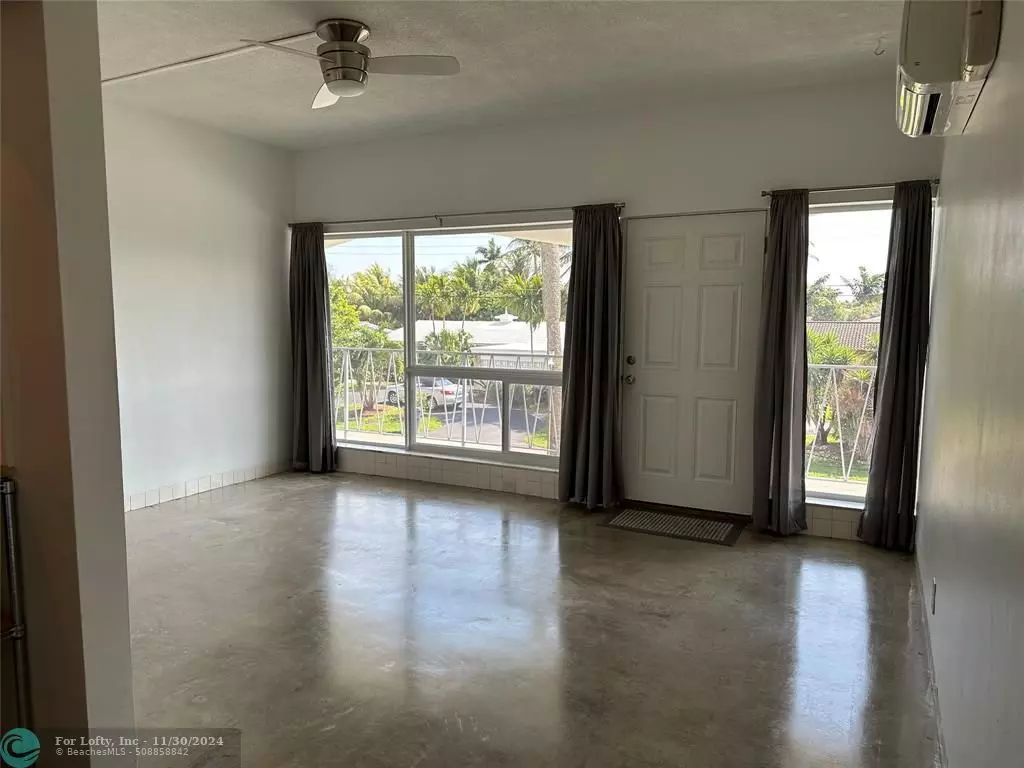 Wilton Manors, FL 33311,715 NW 30th Court  #8