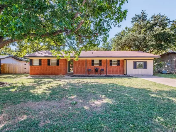 2205 12th Street, Brownwood, TX 76801