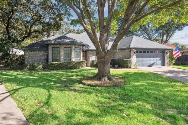 1414 Wycliff Street, Grapevine, TX 76051