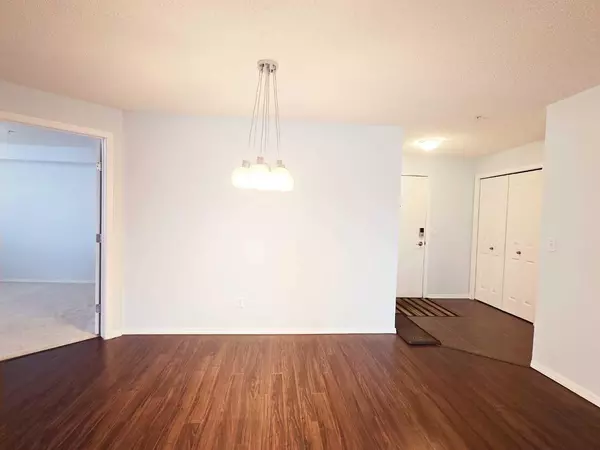 Calgary, AB T3K 0M1,60 Panatella ST NW #1301