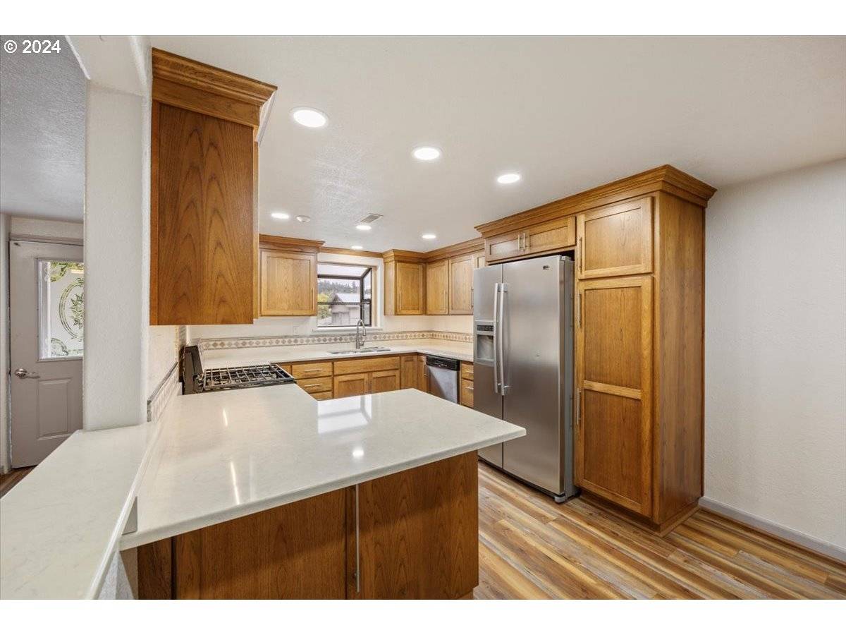 Roseburg, OR 97470,2164 NE TAHOE AVE
