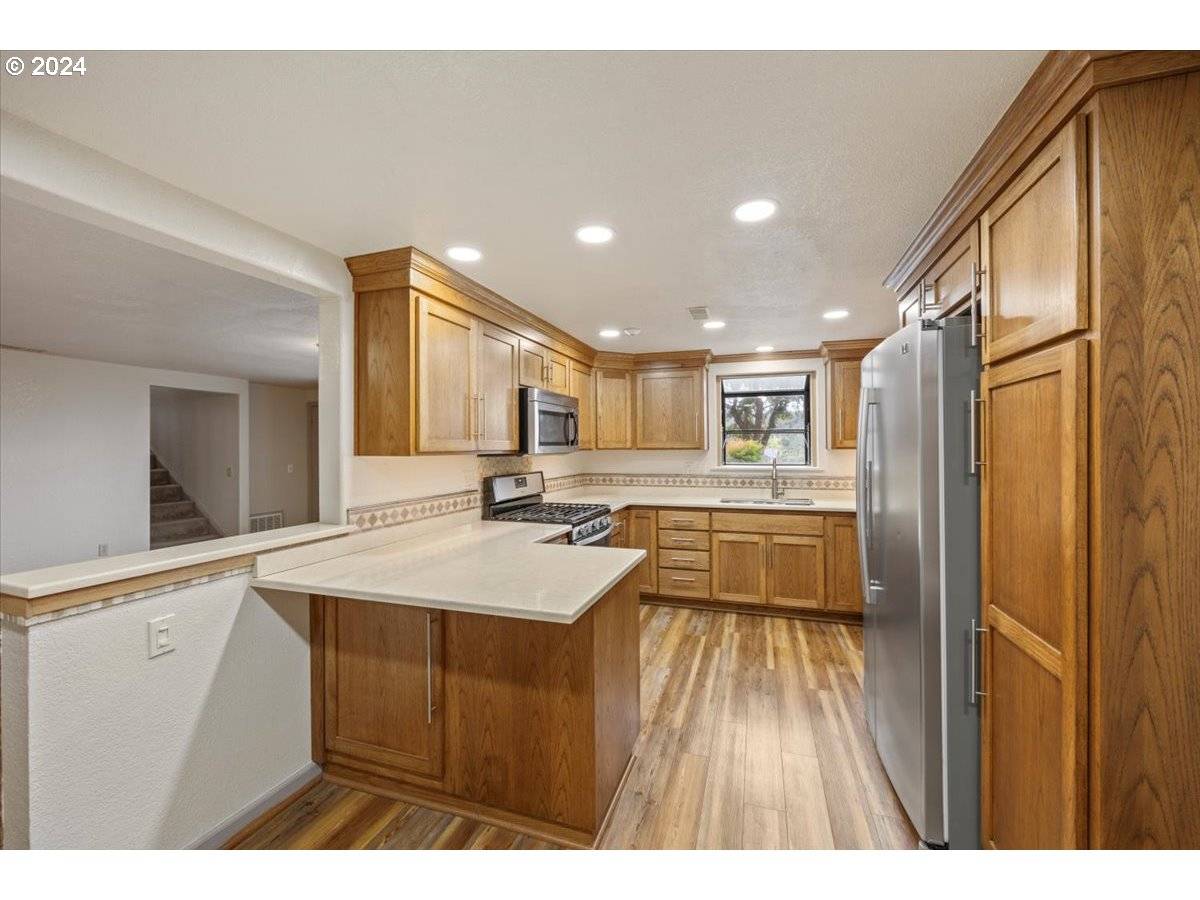 Roseburg, OR 97470,2164 NE TAHOE AVE