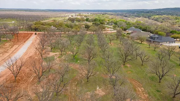 Granbury, TX 76049,8429 W Landings