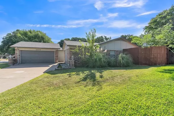 Bedford, TX 76021,3409 Meadow Wood Court