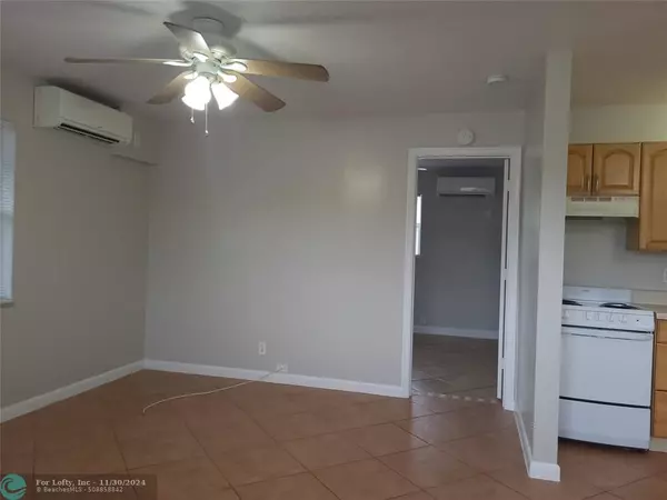 Pompano Beach, FL 33062,2621 NE 1ST ST  #6