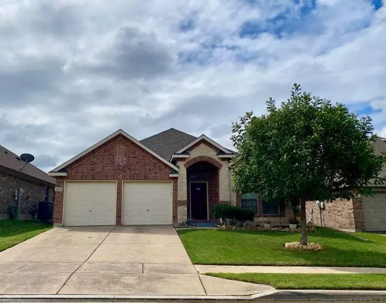 3912 Hunter Peak Road, Fort Worth, TX 76262