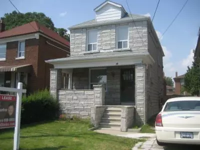 Toronto E03, ON M4C 2P9,16 Holborne AVE