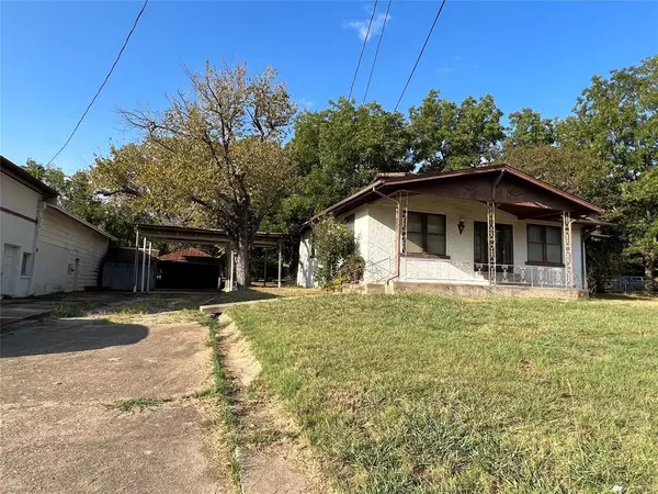 Bonham, TX 75418,808 W 7th Street