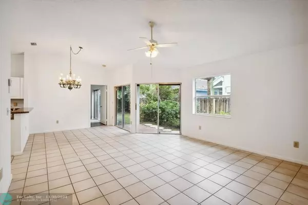 Plantation, FL 33324,9857 NW 2nd Ct