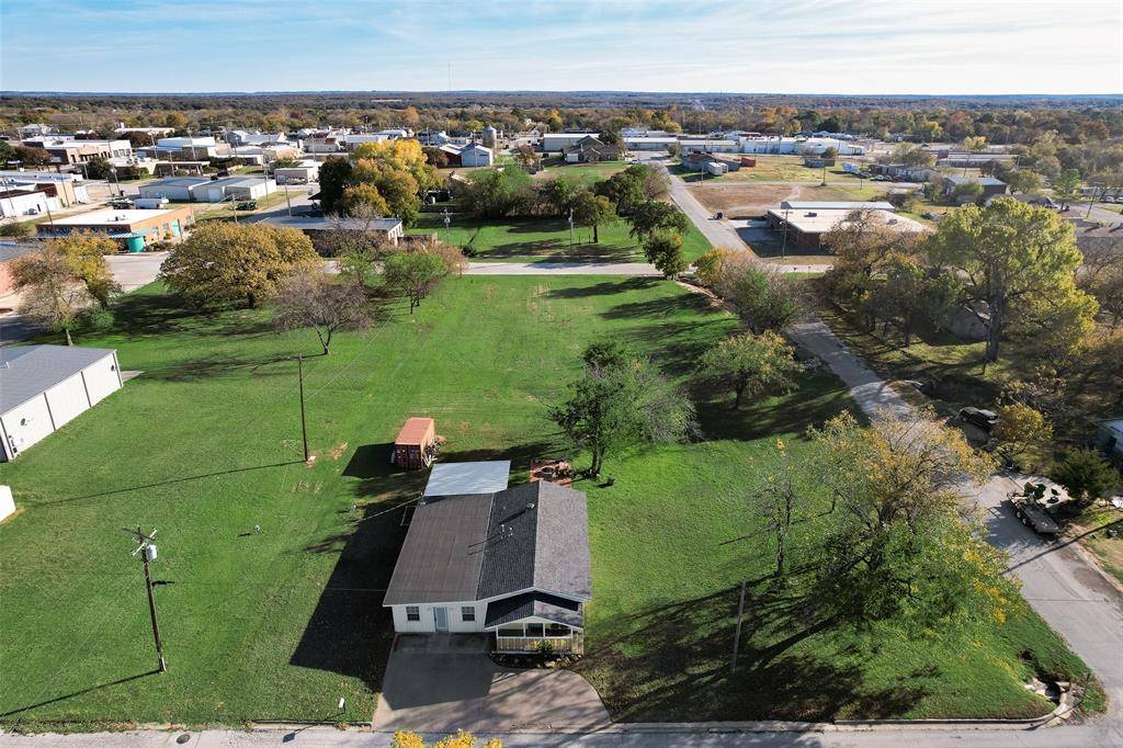 Nocona, TX 76255,209 W Walnut Street