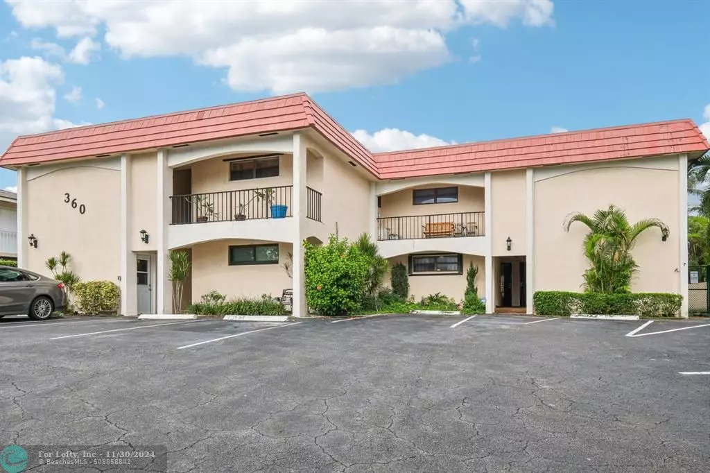 Riviera Beach, FL 33404,360 Wilma Cir  #3