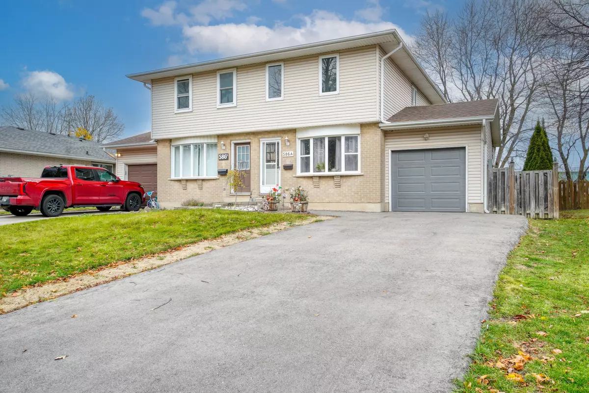 Waterloo, ON N2L 4W3,586 MOUNT ANNE DR #A