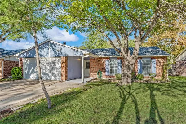 5209 Strickland Avenue, The Colony, TX 75056