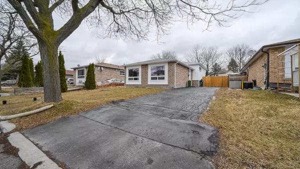 9 Dunsfold DR, Toronto E11, ON M1B 1T5