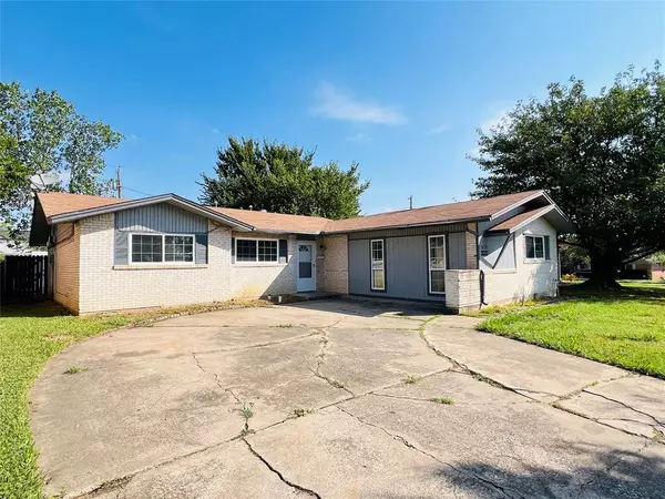 3033 Mccarthy Street, Irving, TX 75062