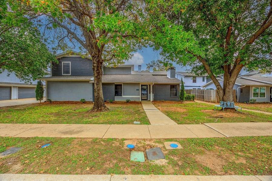 640 Ridgeline Drive, Hurst, TX 76053