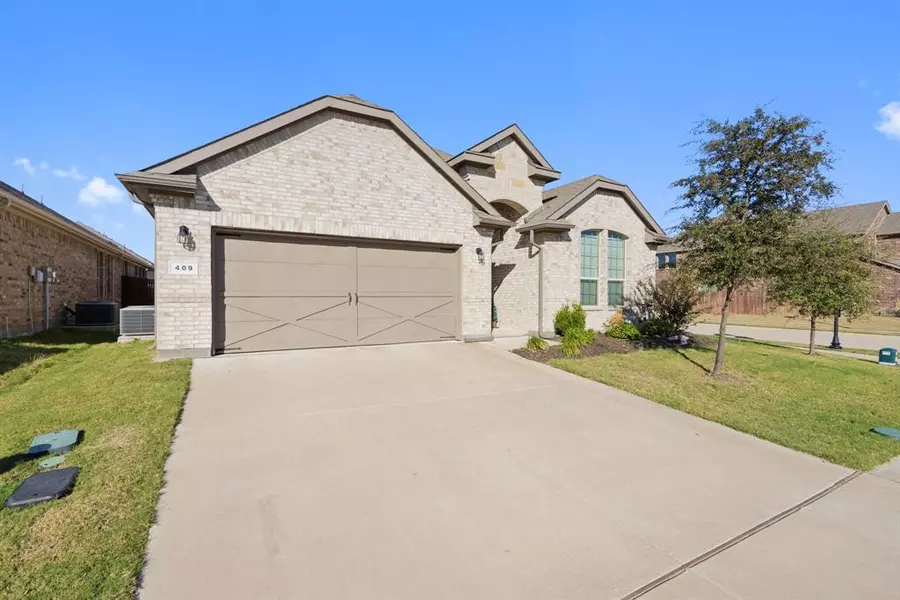 409 Milligan Drive, Midlothian, TX 76065