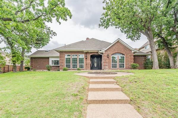 2103 Bay Club Drive, Arlington, TX 76013