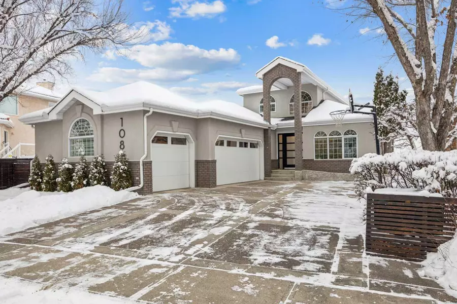 108 Patterson DR SW, Calgary, AB T3H 3B2