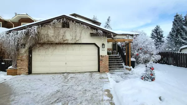 119 Hawkhill CT NW, Calgary, AB T3G 2T7