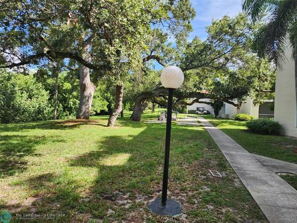 Boca Raton, FL 33486,642 NW 13th St  #27