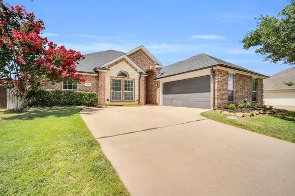 205 Lawson Farms Drive, Midlothian, TX 76065