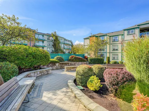 Saanich, BC V8X 2W6,898 Vernon Ave #212