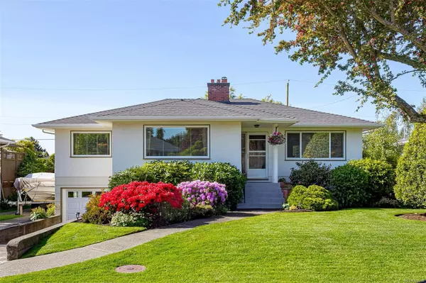 Oak Bay, BC V8R 3E3,2141 Neil St