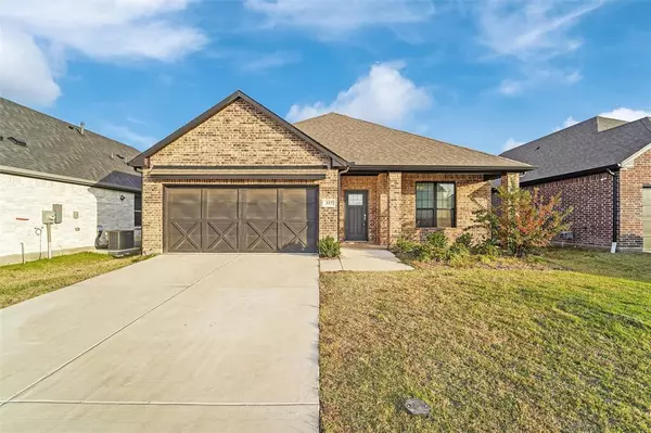 337 Chase Creek Drive, Lavon, TX 75166