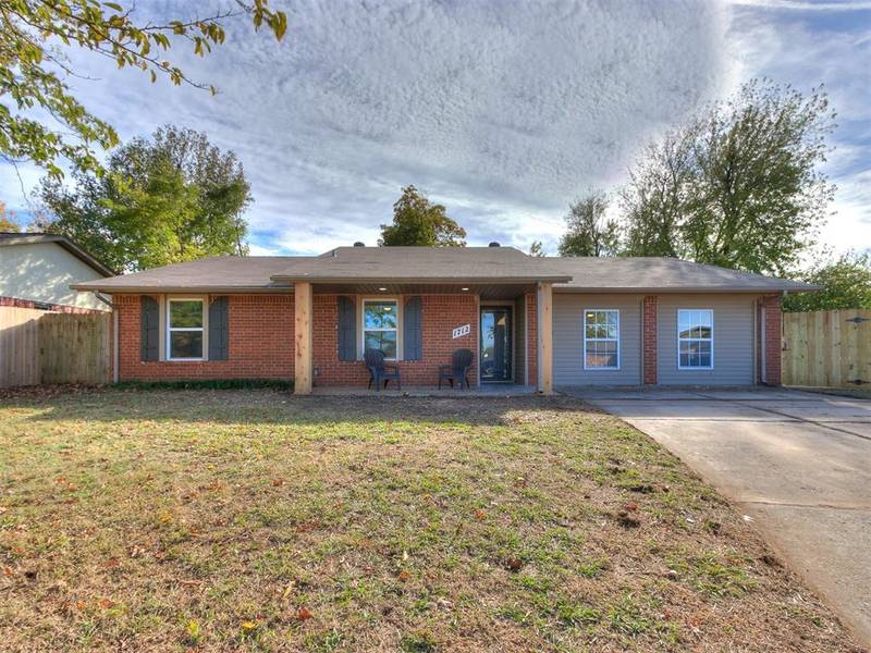 1712 Erin Place, The Village, OK 73120