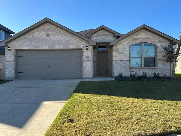 2009 Sesaro Drive, Aubrey, TX 76227