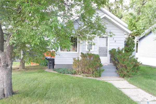 215 4th AVENUE E, Assiniboia, SK S0H 0B0