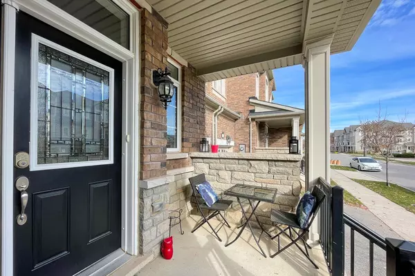 Oakville, ON L6M 0V8,267 Sarah Cline DR