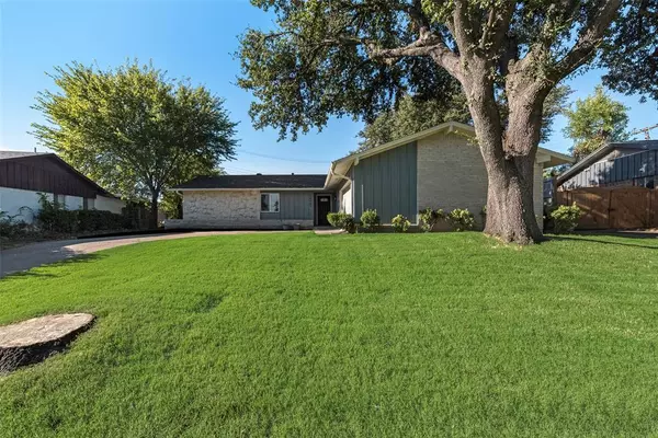 Dallas, TX 75240,14054 Rolling Hills Lane