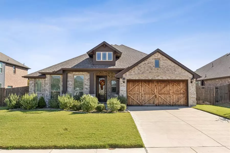 1124 Apple Grove Lane, Waxahachie, TX 75165