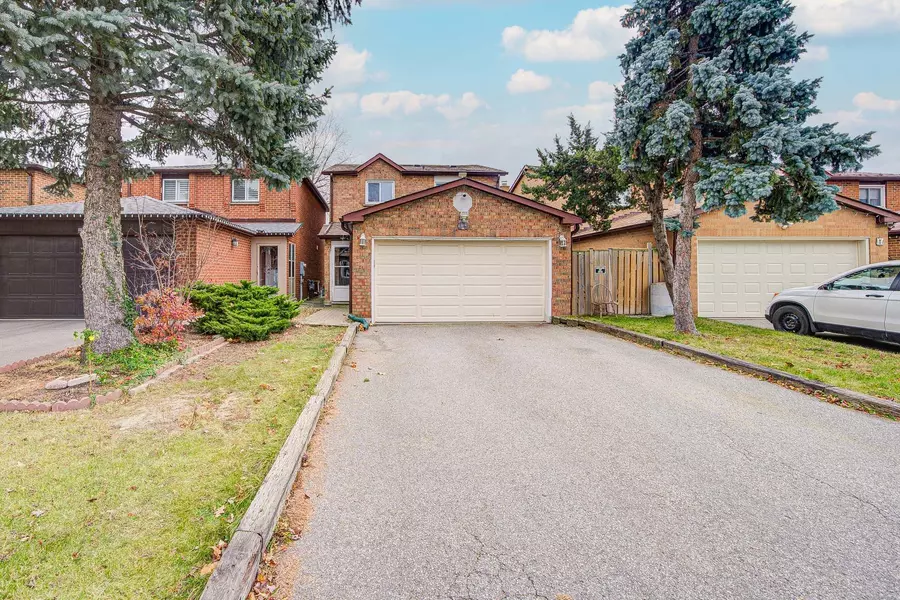 19 Dunbar CRES, Markham, ON L3R 6W9