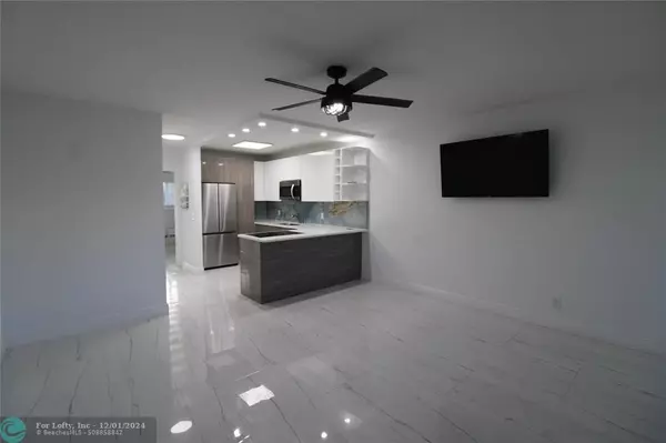 Hallandale Beach, FL 33009,600 Layne Blvd  #119